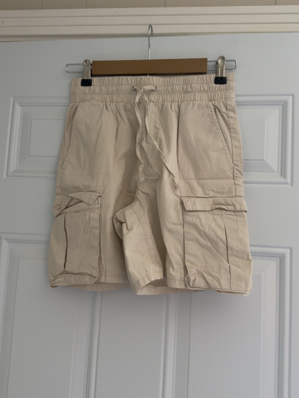 No Boundaries Beige Cargo Shorts with Drawstring Waist